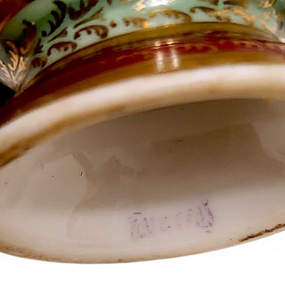 Antique Royal Vienna Cherub Angel Demitasse Cup – Gold Gilt, Burgundy & Green - Picture 7 of 12